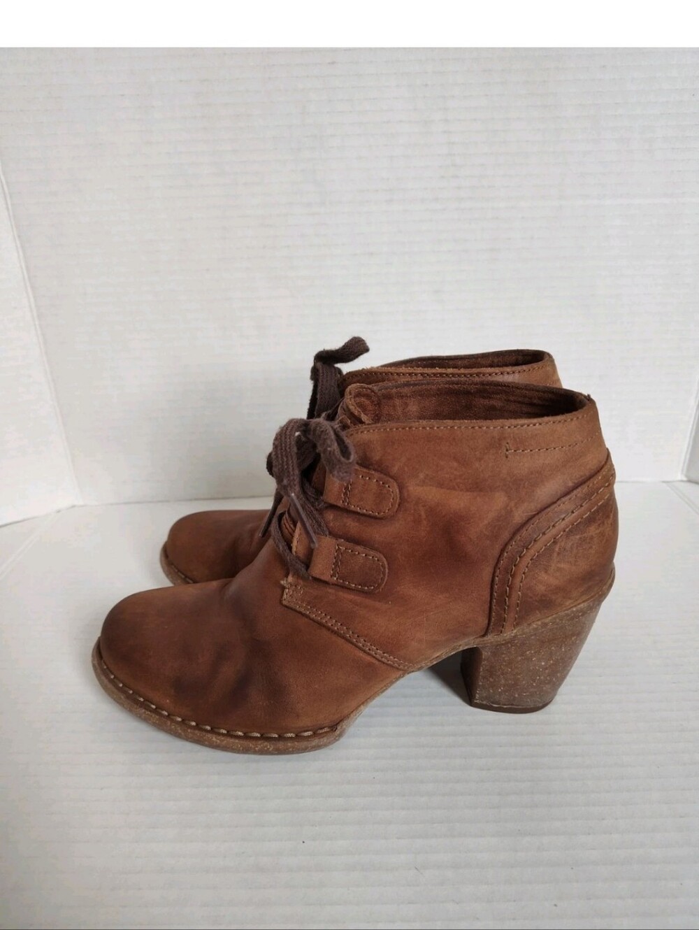 Clarks Artisan Carleta Lyon Brown Leather Ankle Boots Size 7W Lace up - Picture 6 of 8